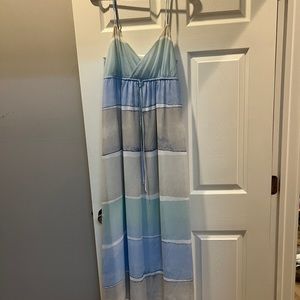 Flowy maxi dress never worn!